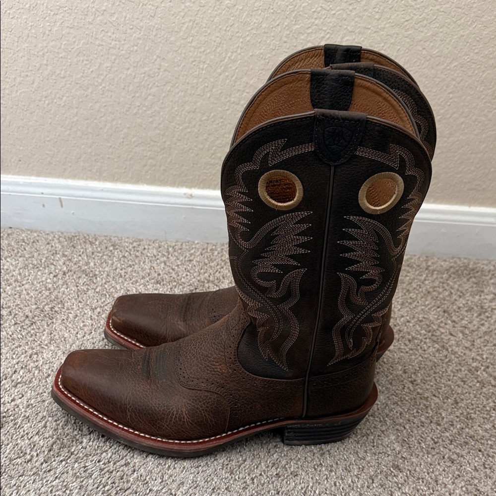 Ariat Dark Brown Western Boots with Intricate Stitching - Picture 2 of 6